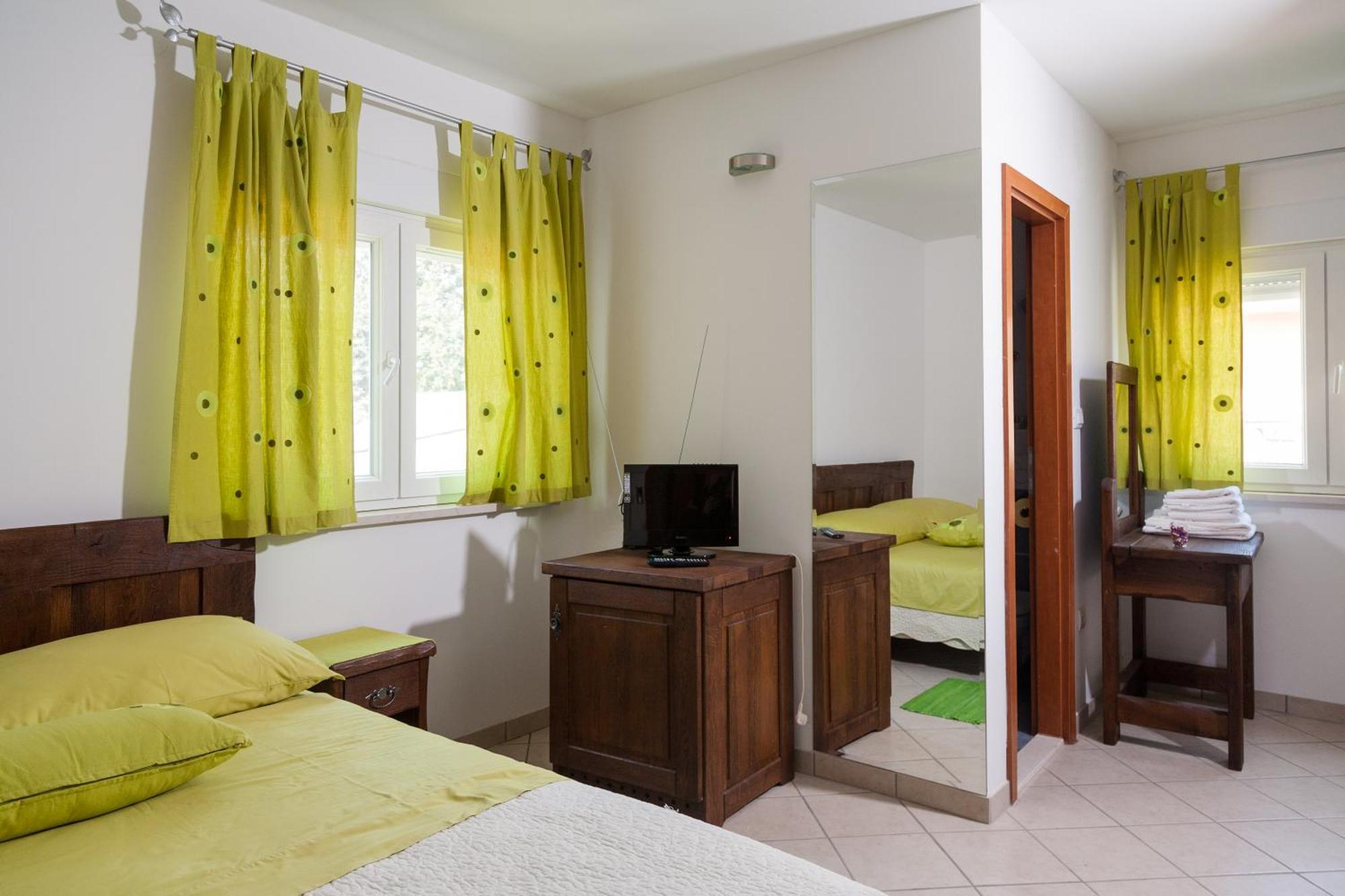 Rooms Vesna Kaštela Екстериор снимка